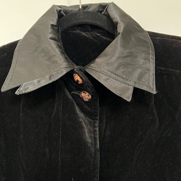 Velvet COAT Vintage Goth Black Knee Length Size 14 Fabric Collar & Cuffs Pockets - Picture 2 of 8